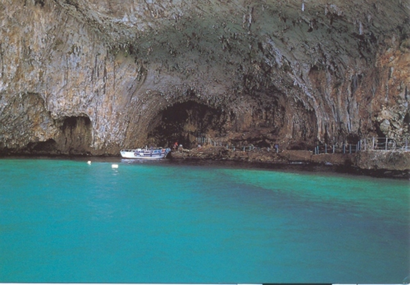 castro grotta zinzulusa